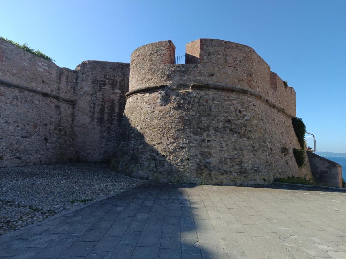 La Vista Storica Leilighet Piombino Eksteriør bilde